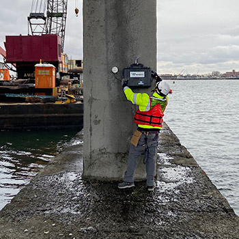 Automated vibration monitor on pier Automated vibration monitor on pier