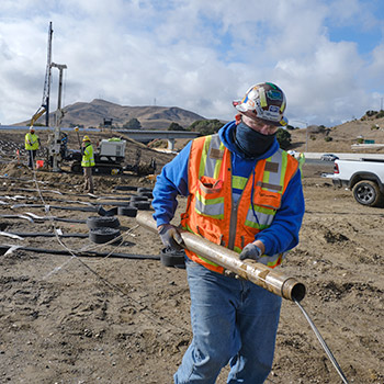 Helping with drill casing