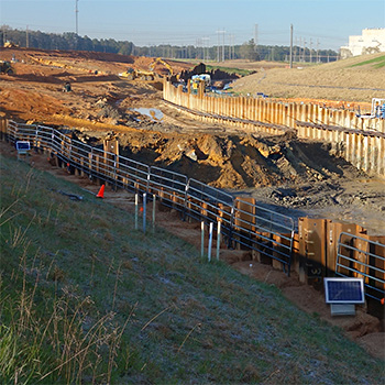 Sheet pile wall at CCR site