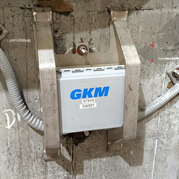 Wireless logger in mine shaft